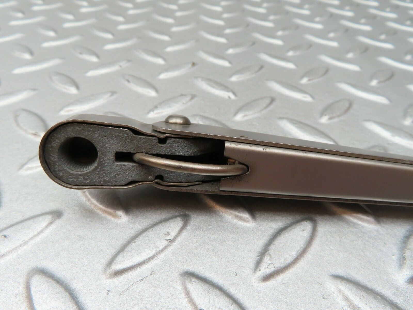 4659 Mercedes-Benz W114 280CE Coupe Front Right Wiper Arm