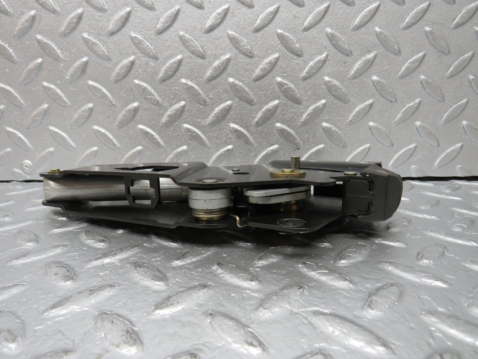 39615 Mercedes-Benz R129 320SL Coupe Roof Lock Left Side 1298001574