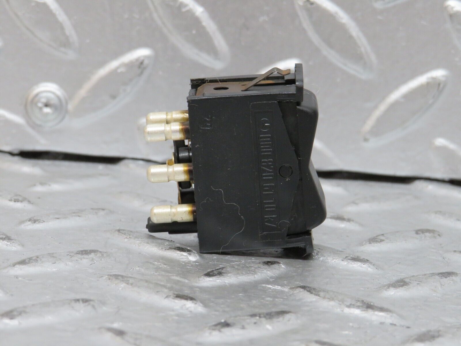 28168 Mercedes-Benz W123 280E Rear Windscreen Defroster Switch 0008206110