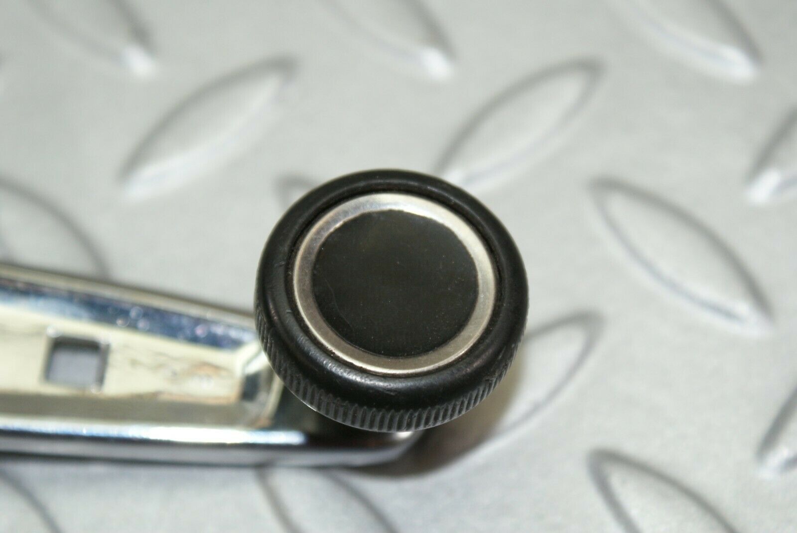 3194 Mercedes-Benz W115 220D Window Lifter Crank Handle