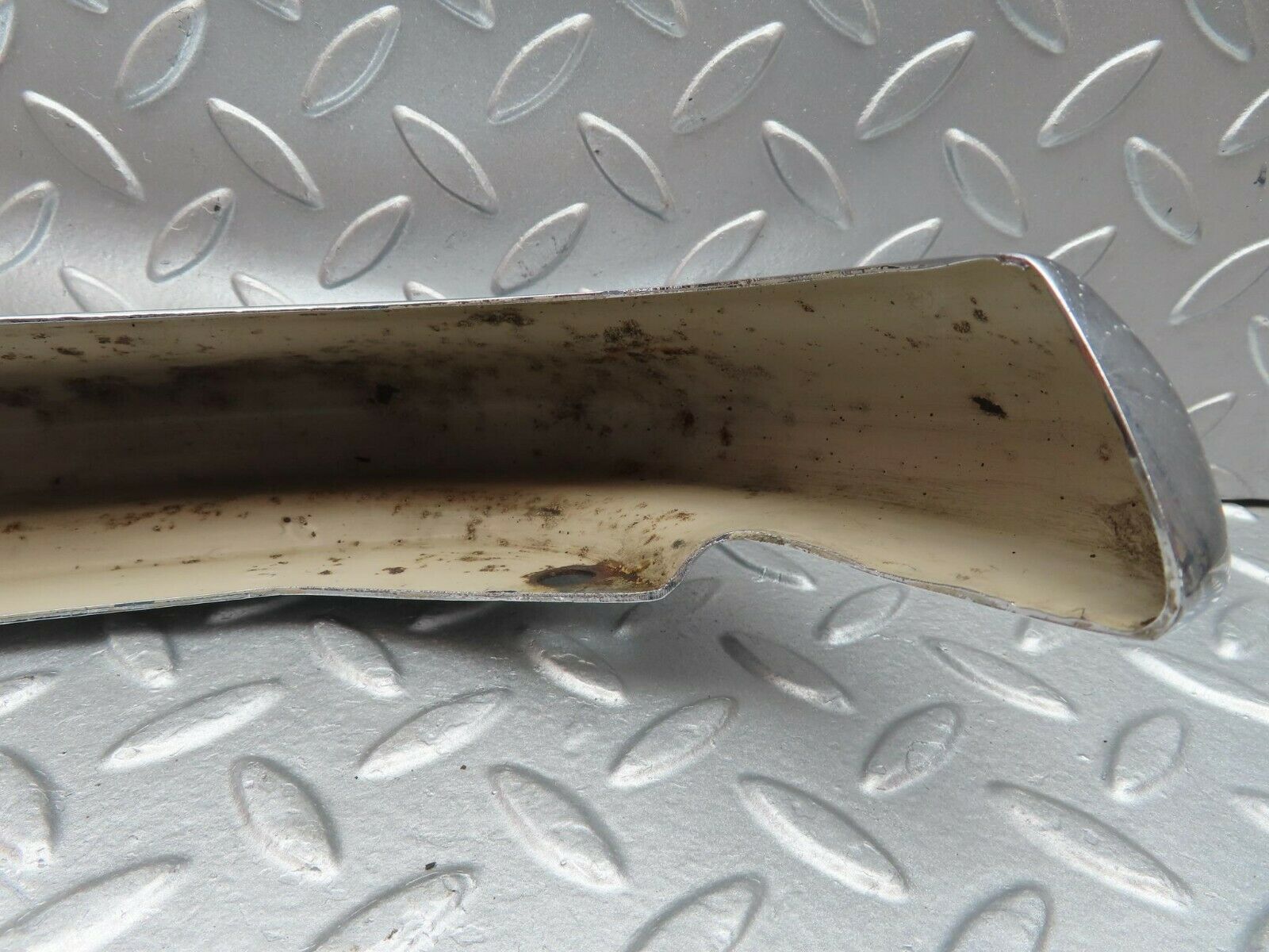 10627 Mercedes-Benz W108 Rear Left Upper Bumper Corner