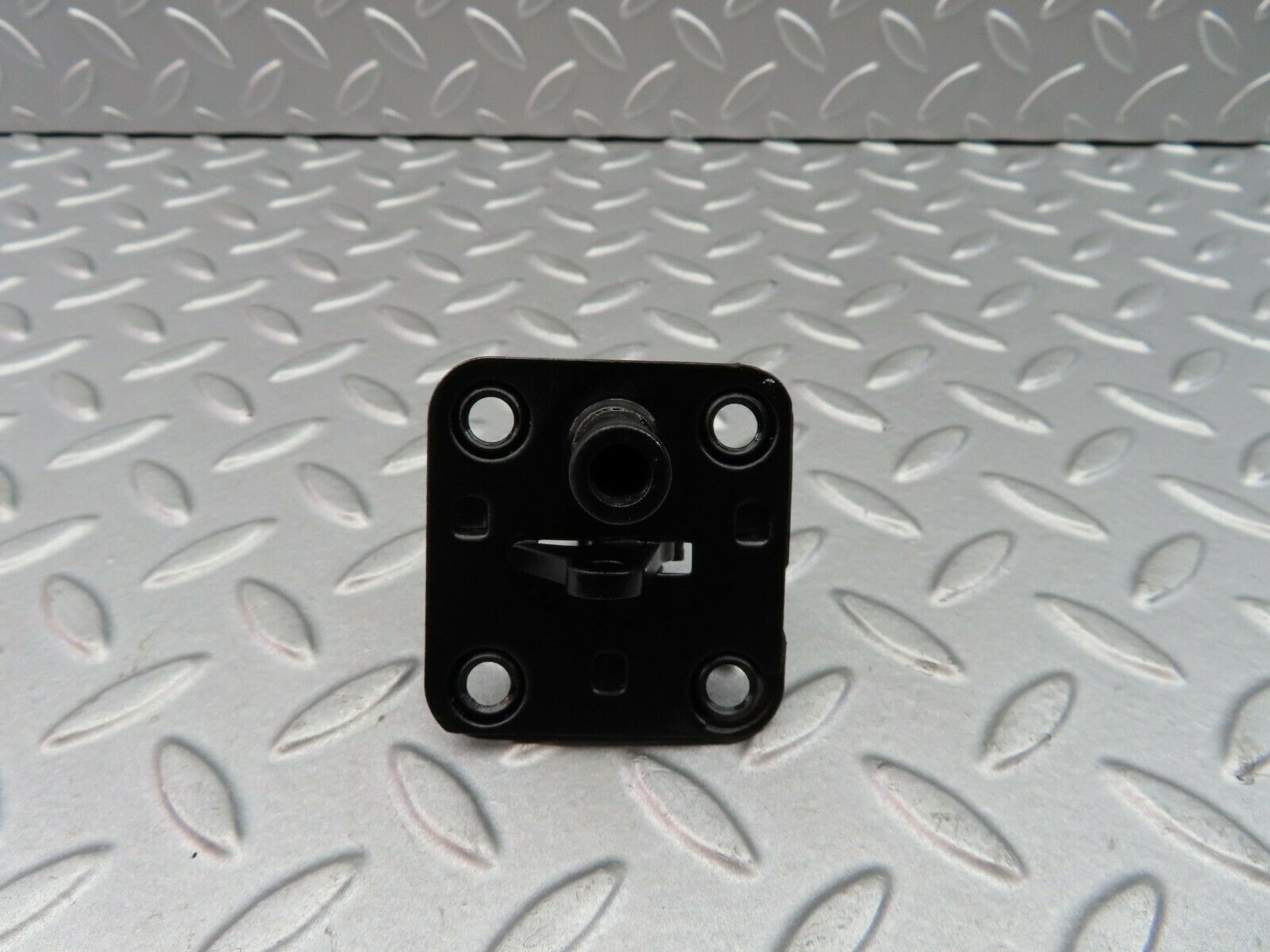 5782 Mercedes-Benz W123 200 Bonnet Lock Catch