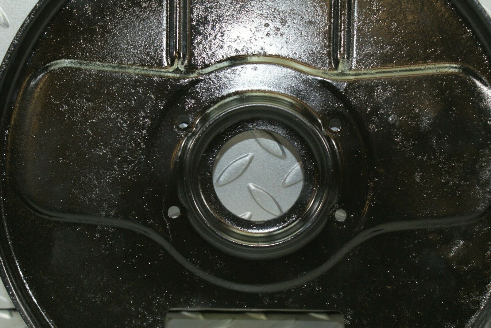 3208 Mercedes-Benz W115 220D Rear Brake Disc Protection Plate