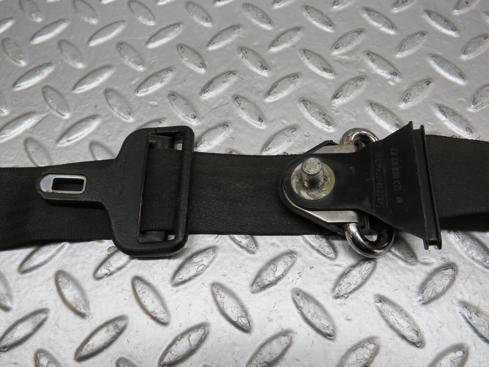 26979 Mercedes-Benz W123 240D Front Right Seat Belt 1238604886