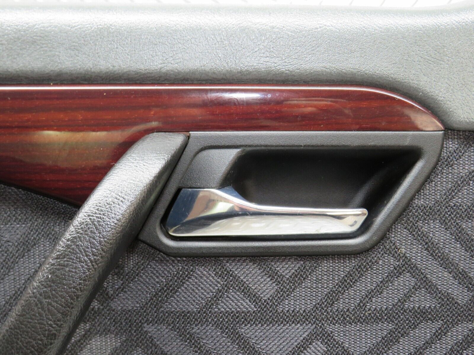 33354 Mercedes-Benz W202 C180 Front Left Door Card 2027202363