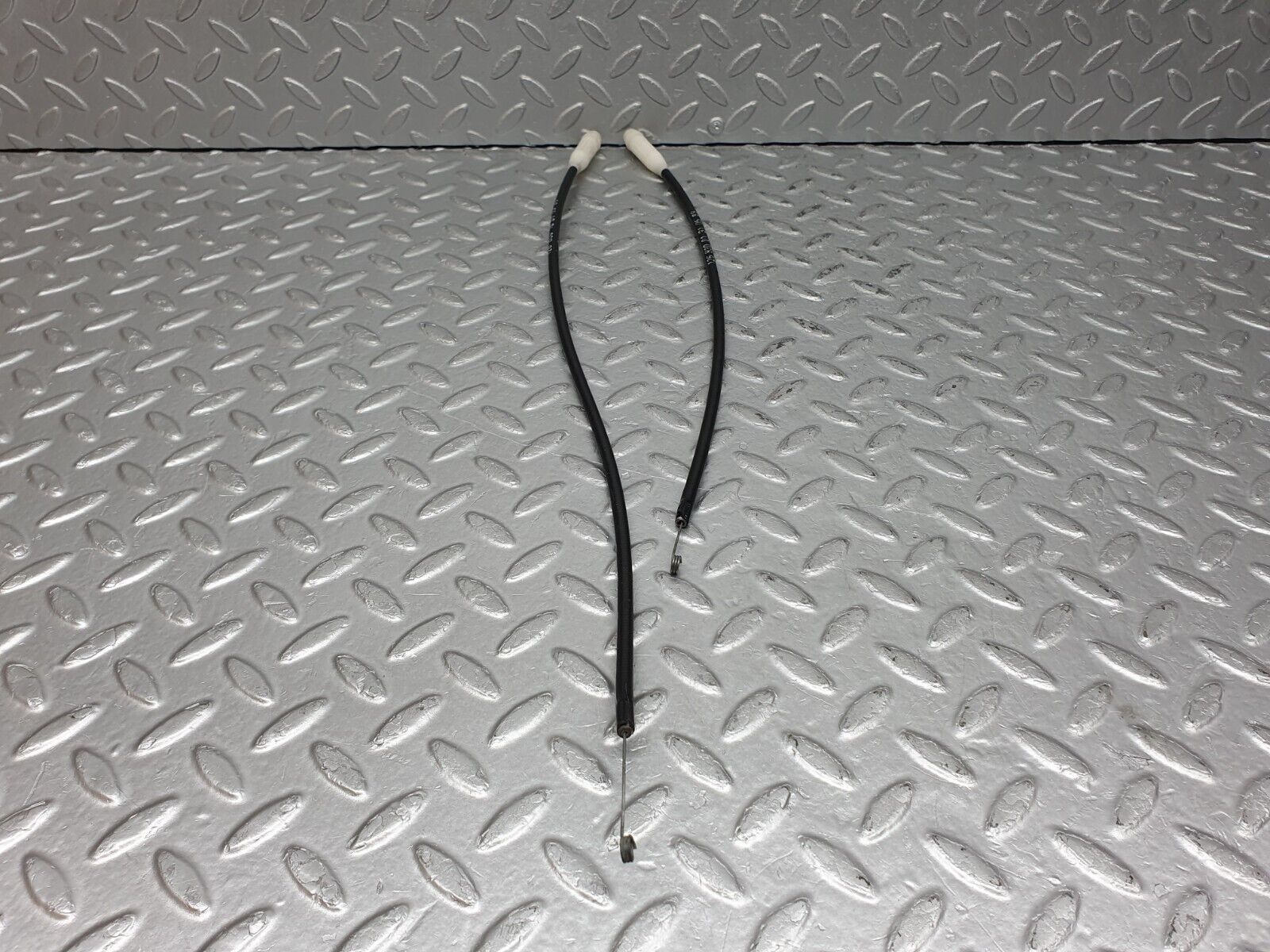 41112 Mercedes-Benz W126 300SE Heater Control Cable Pair 12683016310989 12683001310589