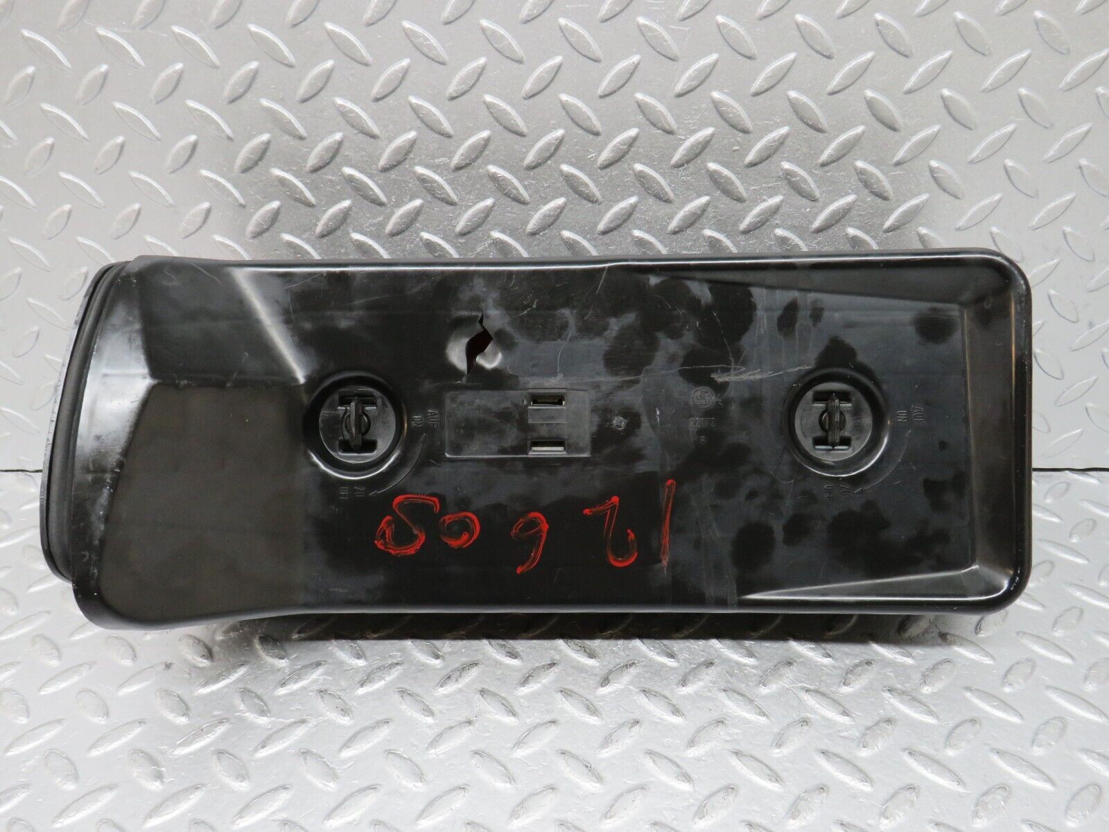 36191 Mercedes-Benz W126 420SE Tail Light & Bulb Holder Right Side 22072