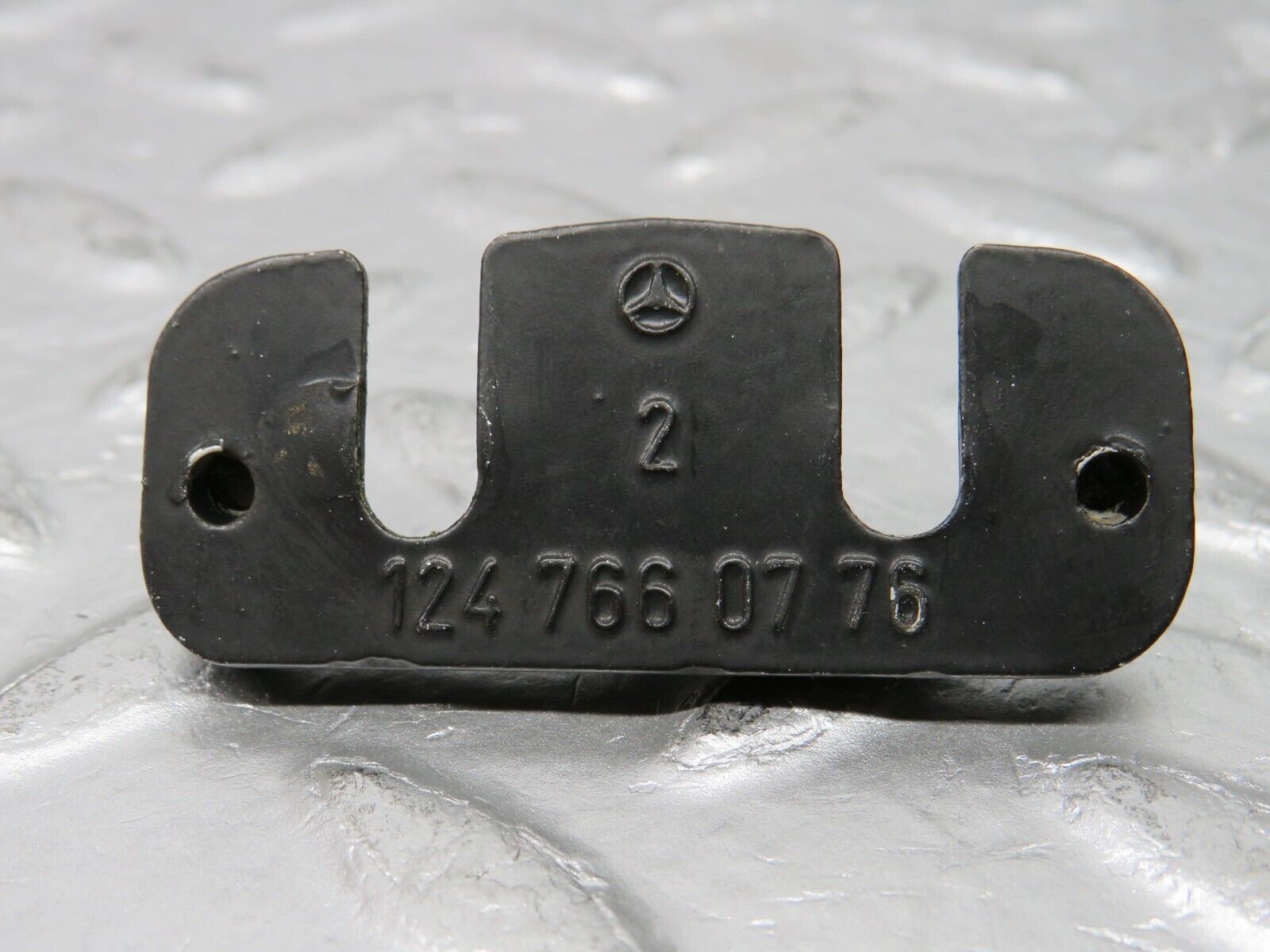 31386 Mercedes-Benz S124 220TE Wagon Trunk Lock Latch 1247660776