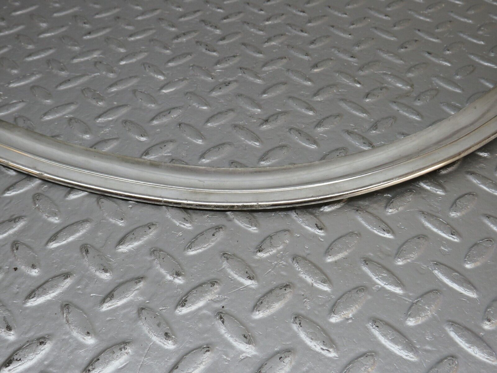 40492 Mercedes-Benz W110 230 Rear Windscreen Chrome Frame