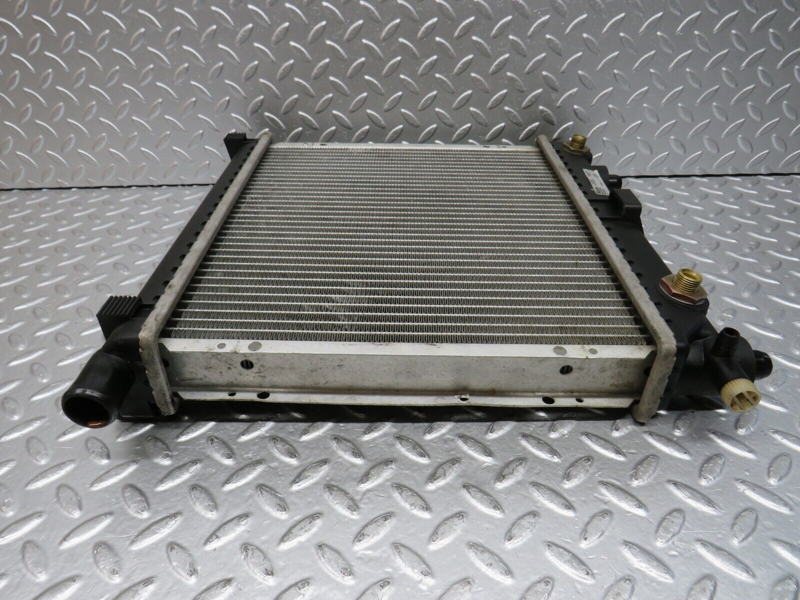 31608 Mercedes-Benz W201 190LE 1.8L Coolant Radiator Nissens 62550