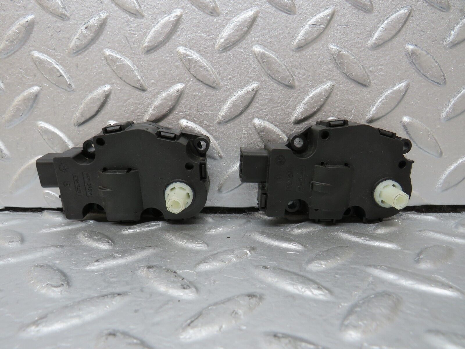 35272 Mercedes-Benz W221 Heater Actuator Motor 2x