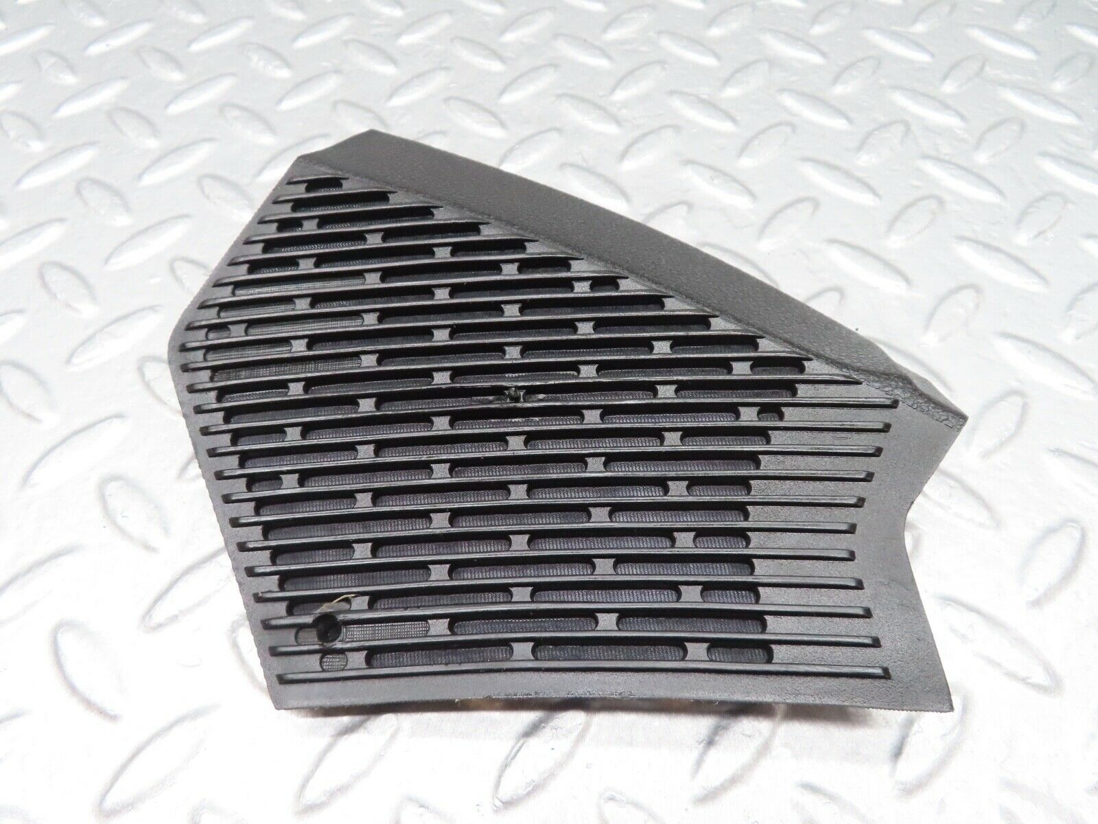 17924 Mercedes-Benz W123 200 Dashboard Speaker Cover Grill Left