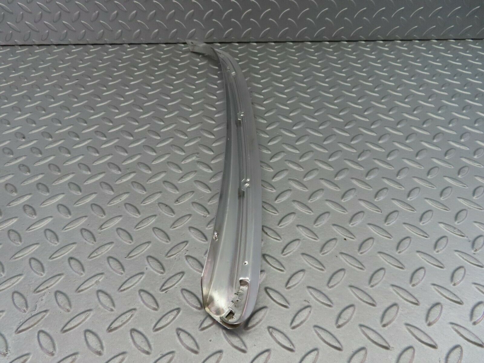 7438 Mercedes-Benz W116 450SE Roof Chrome Moulding Right Side