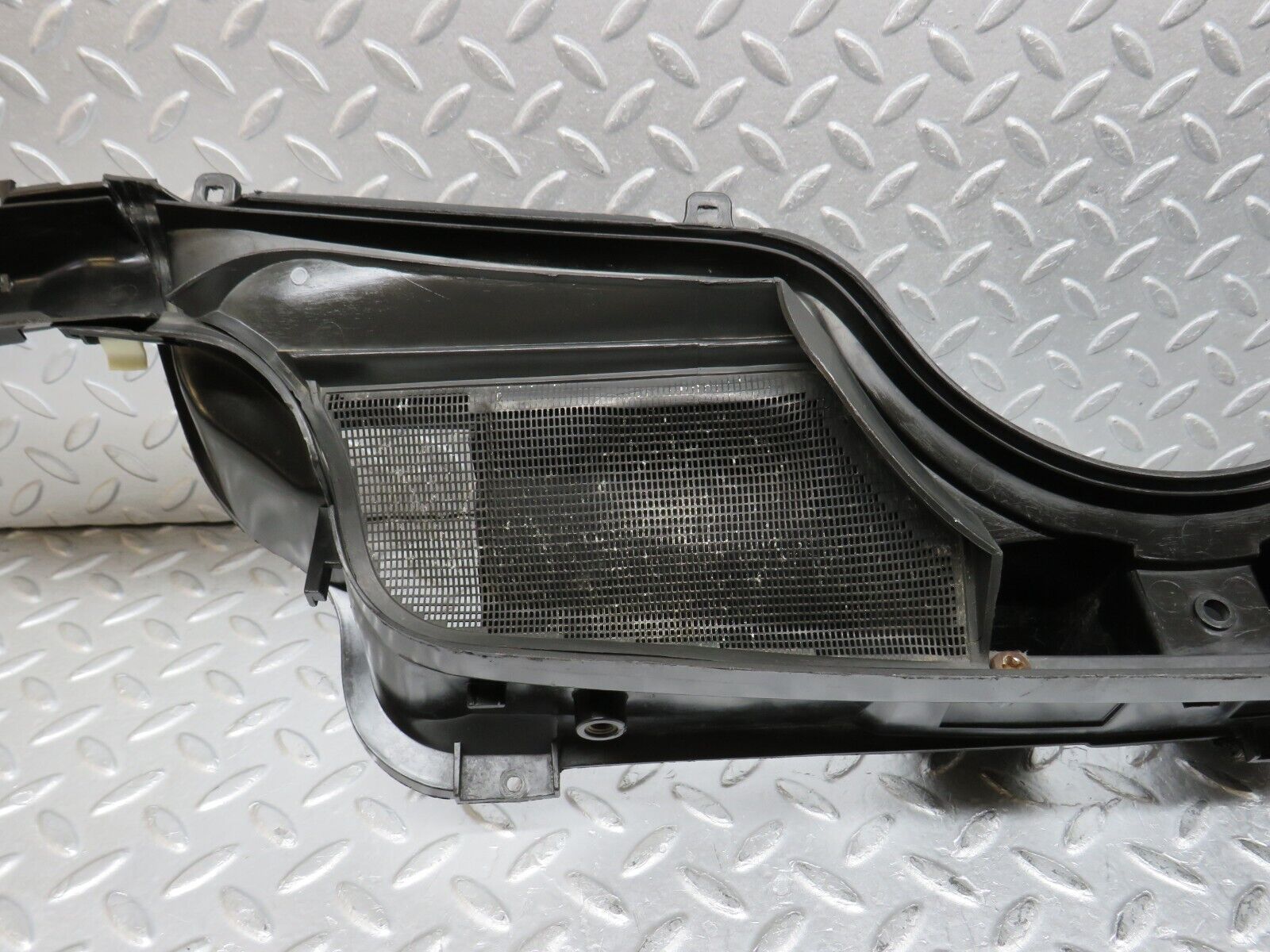 37886 Mercedes-Benz A124 320E Cabriolet Water Drain 1246204278 1246283707 1246283407