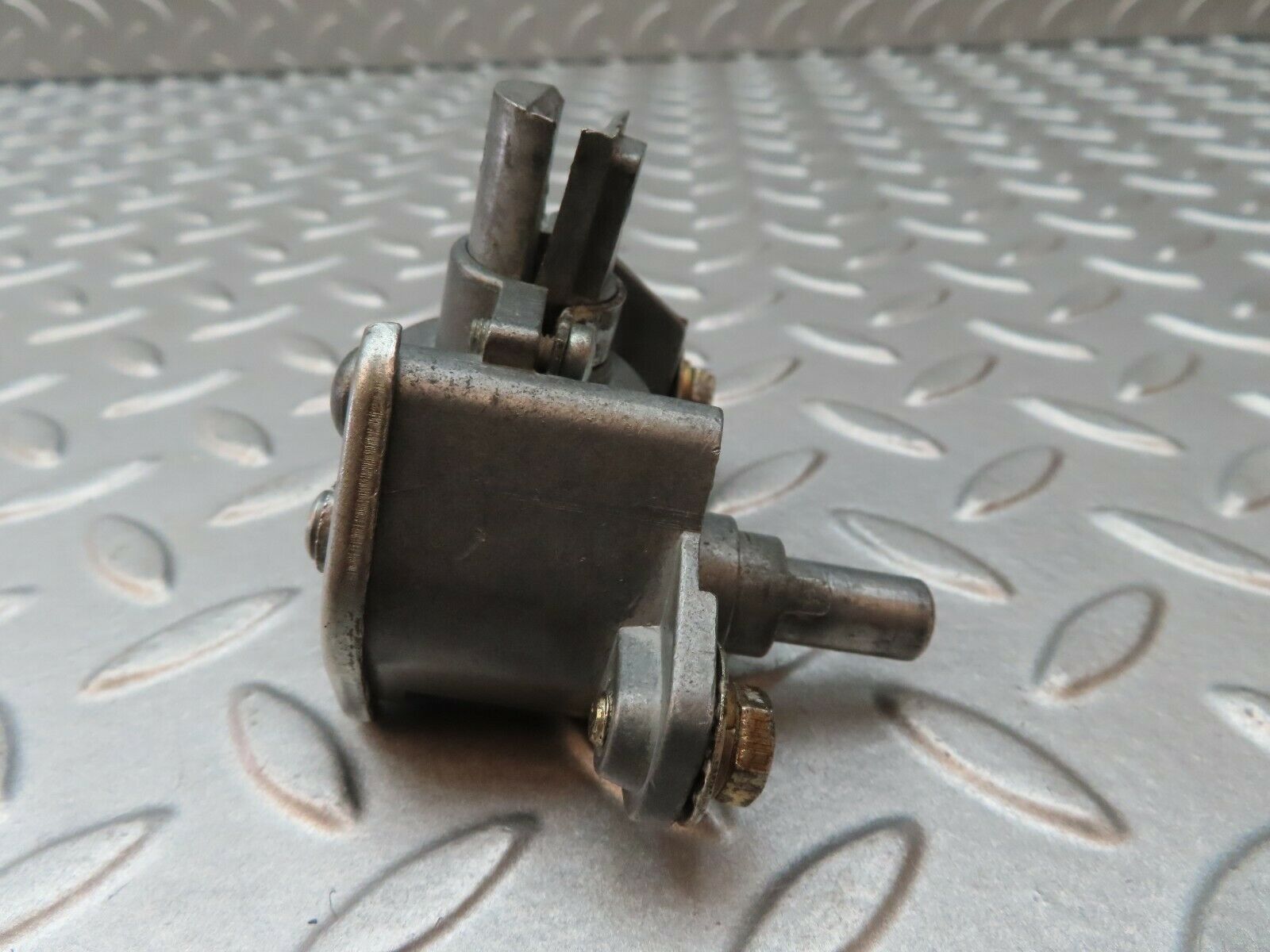 4759 Mercedes-Benz W114 280CE Coupe Vent Window Regulator Right