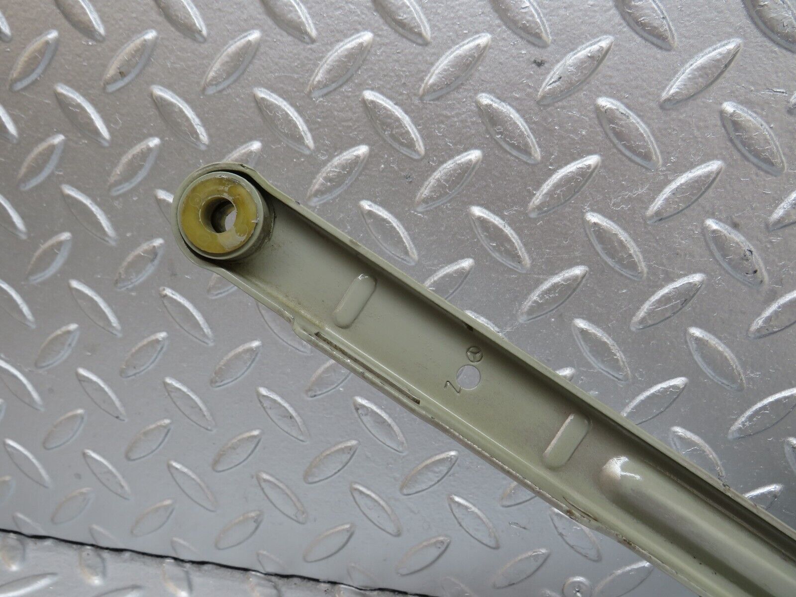 33723 Mercedes-Benz W201 190E 2.0L Bonnet Hinge Right Side