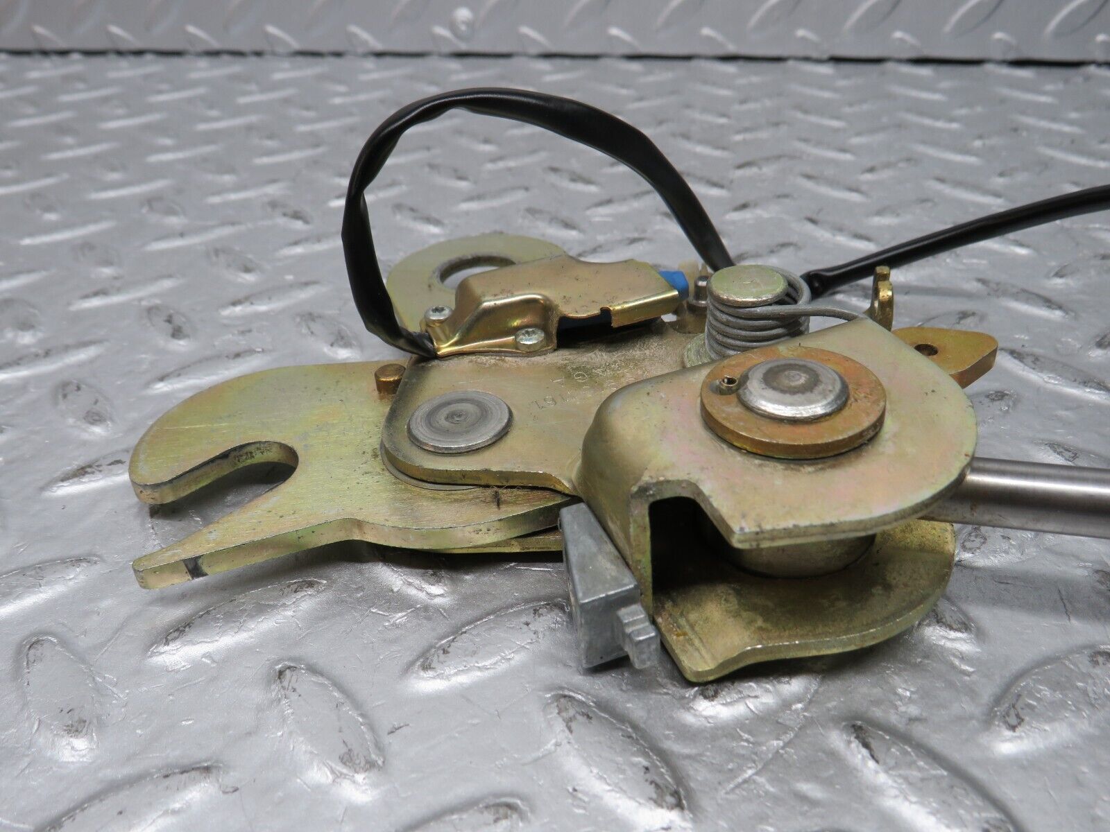 36846 Mercedes-Benz R129 300SL-24 Front Left Seat Recline Mechanism 1299101161