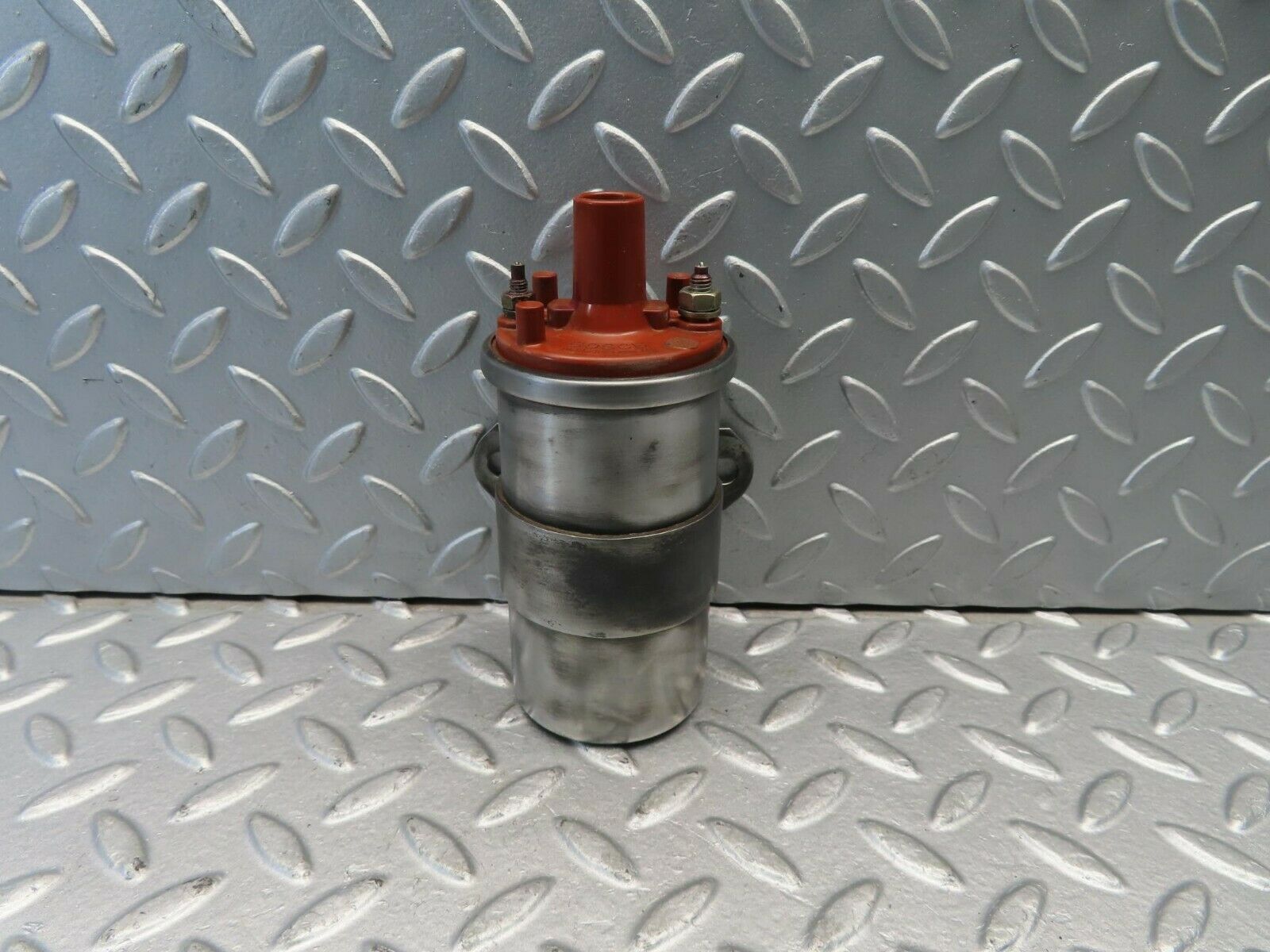 10912 Mercedes-Benz W123 230E Ignition Coil Bosch 0001584003