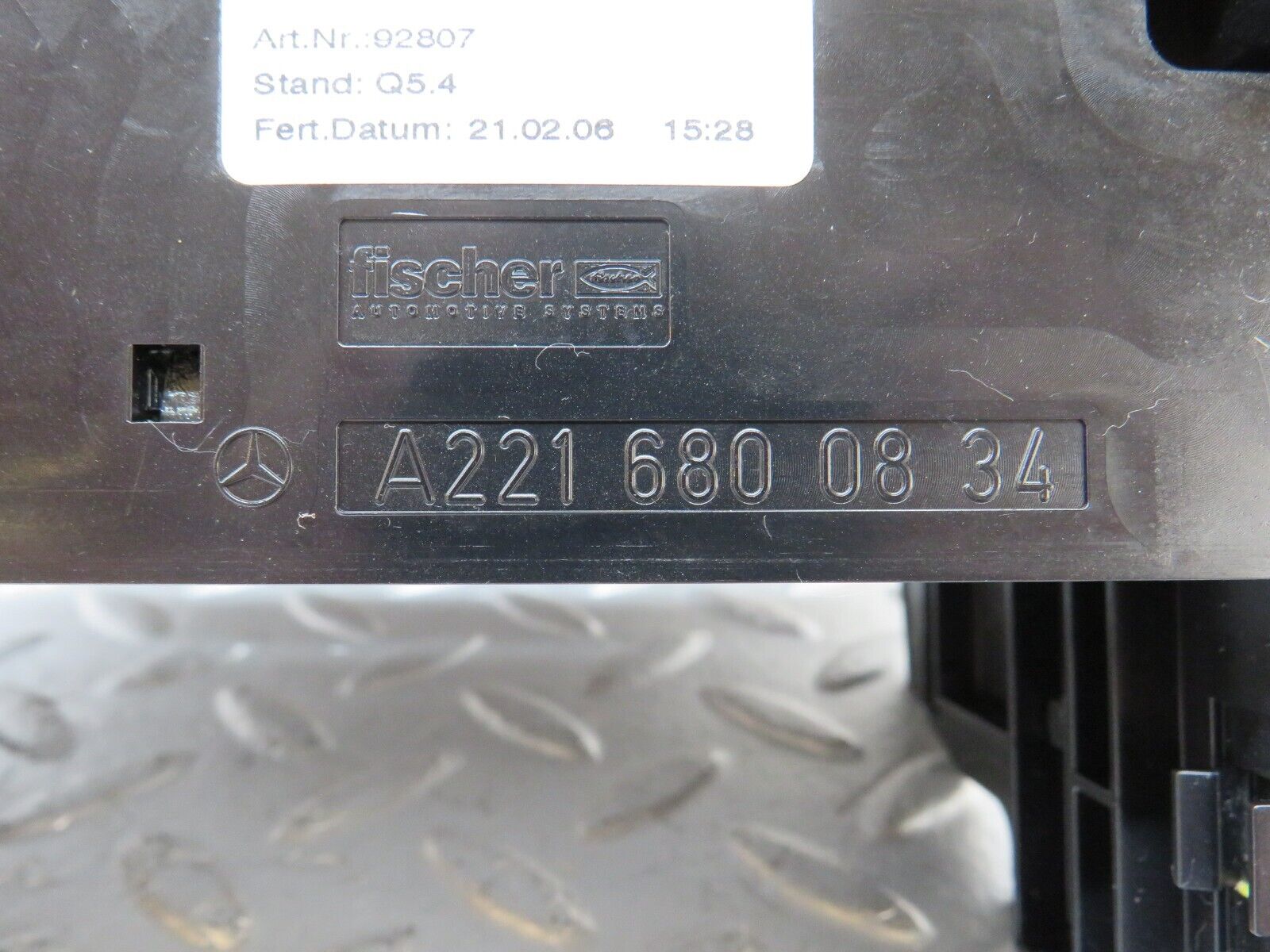 35194 Mercedes-Benz W221 Centre Console CD Player Cover 2216800834