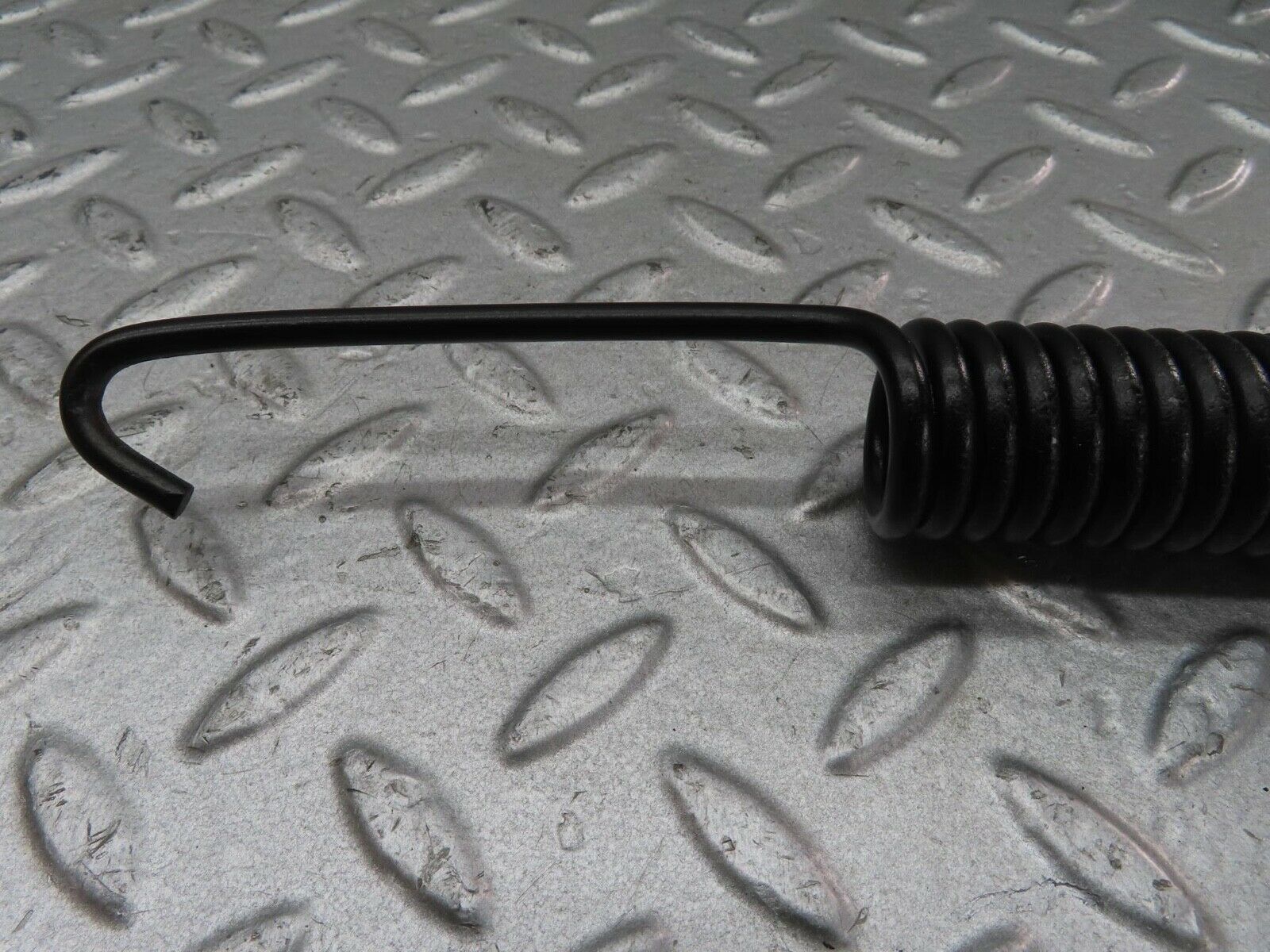 13885 Mercedes-Benz C107 280SLC Bonnet Hinge Spring