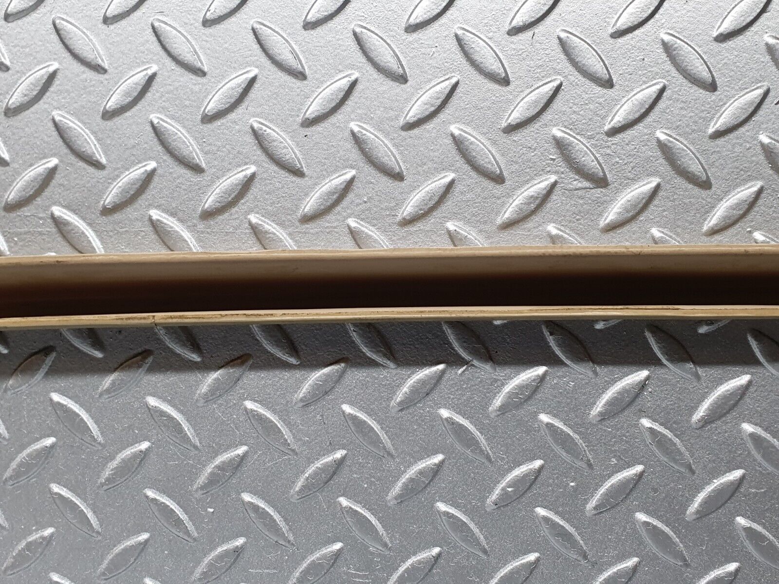 41198 Mercedes-Benz W126 300SE Front Left Door Window Frame Cover 1267250371