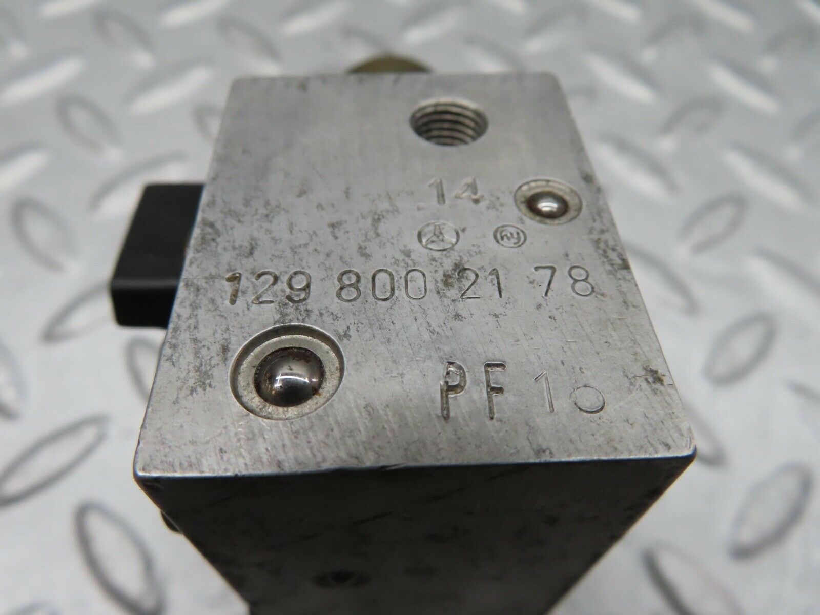 11963 Mercedes-Benz R129 300SL Coupe Soft Top Hydraulic Valve 1298002178