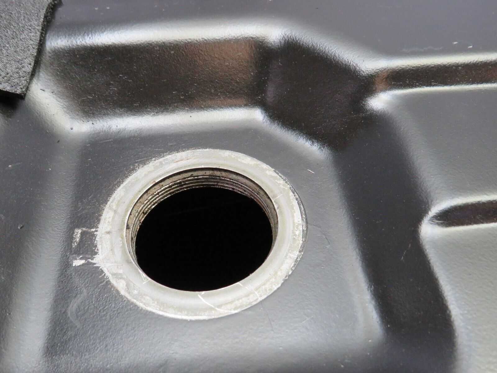 38021 Mercedes-Benz A124 320E Cabriolet Fuel Tank