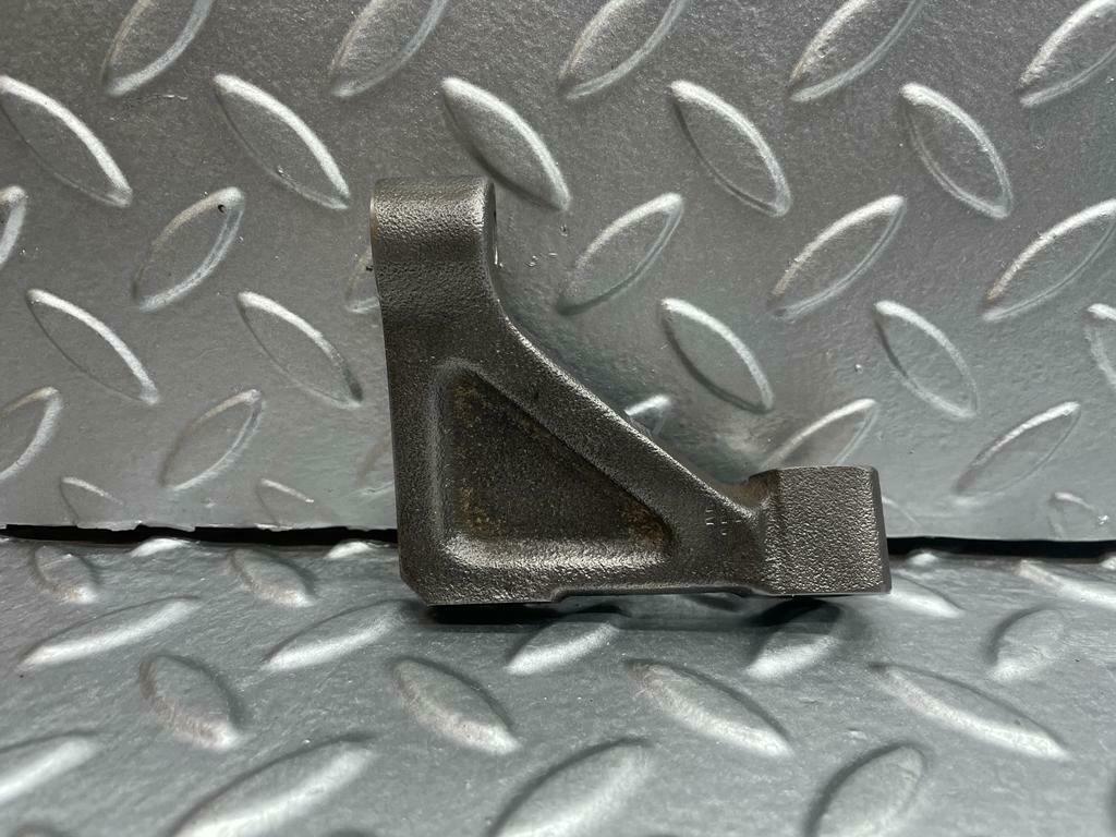 0239 Mercedes-Benz W116 350SE Engine Mount Bracket Left Side 1160110895