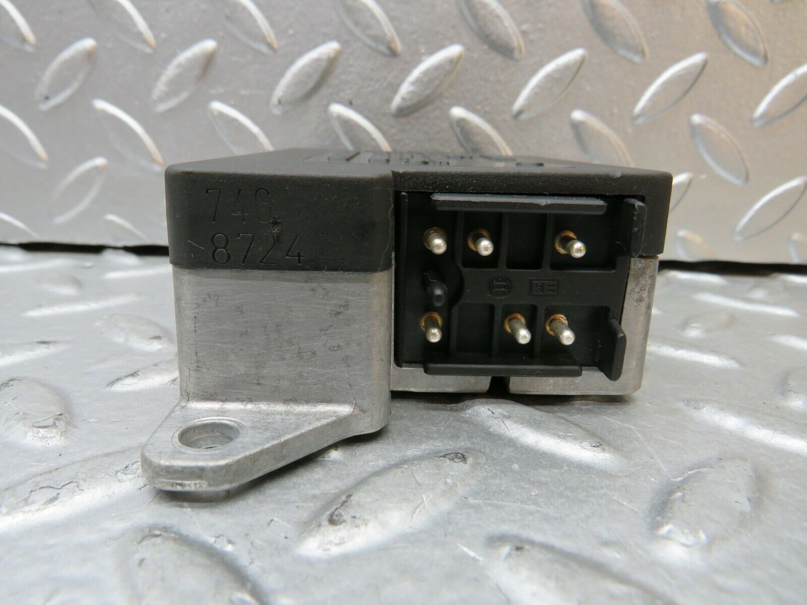 21719 Mercedes-Benz W126 300SE Crash Sensor 0285001050