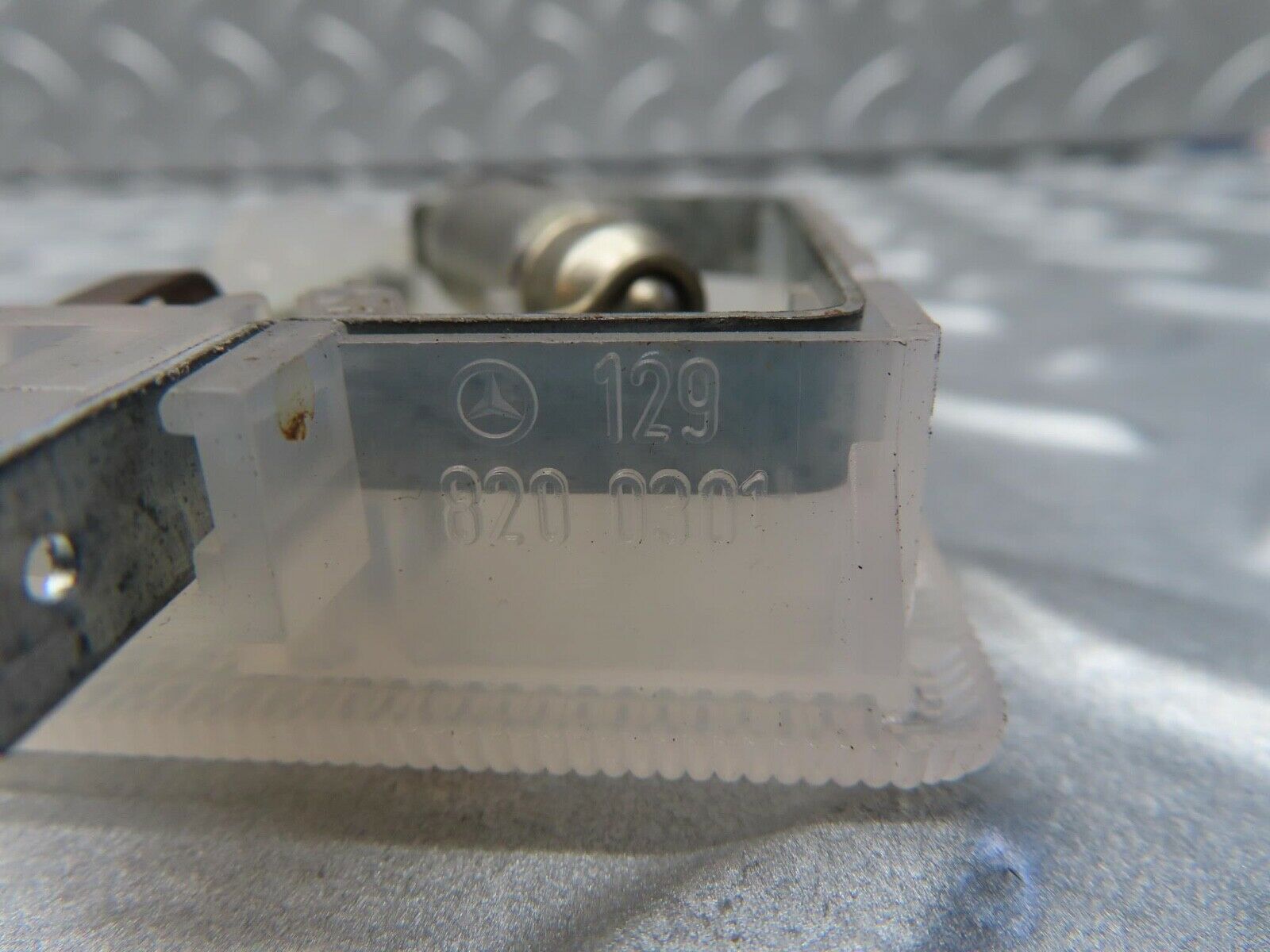 16470 Mercedes-Benz W124 260E Glove Box Light 1298200301