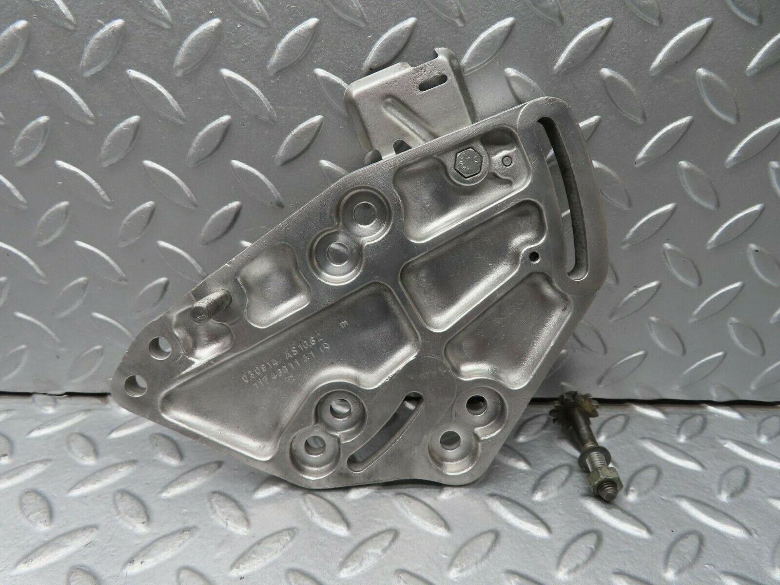 16659 Mercedes-Benz C107 380SLC Power Steering Pump Bracket 1174661141