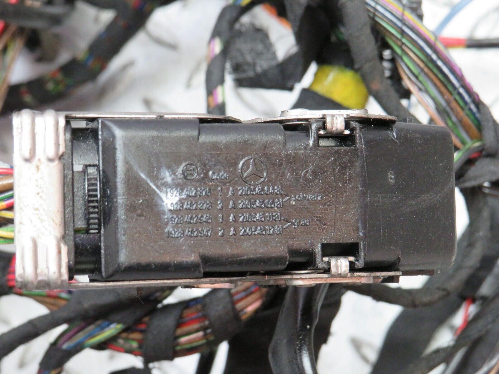 35687 Mercedes-Benz W210 320E Engine Wiring Harness 2105450481 0015409981