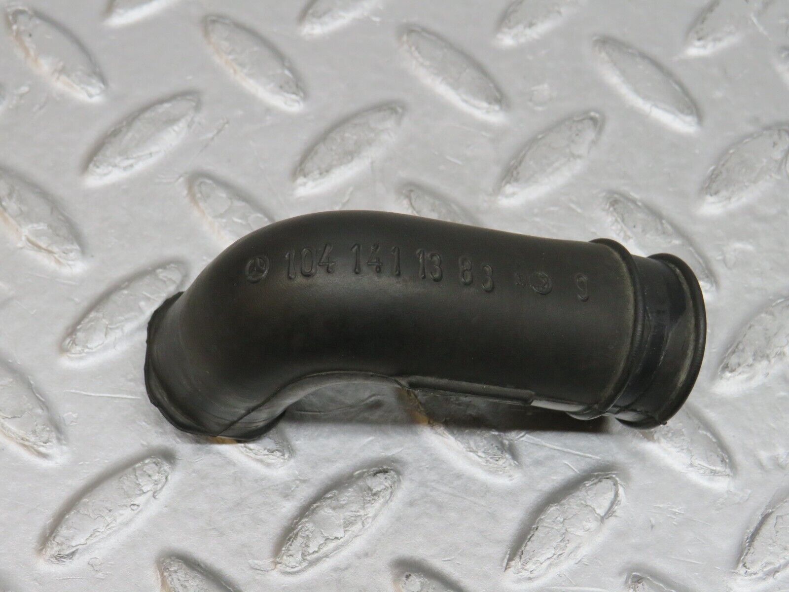 38119 Mercedes-Benz A124 320E Cabriolet Air Pump Hoses 1041411283 1041411383