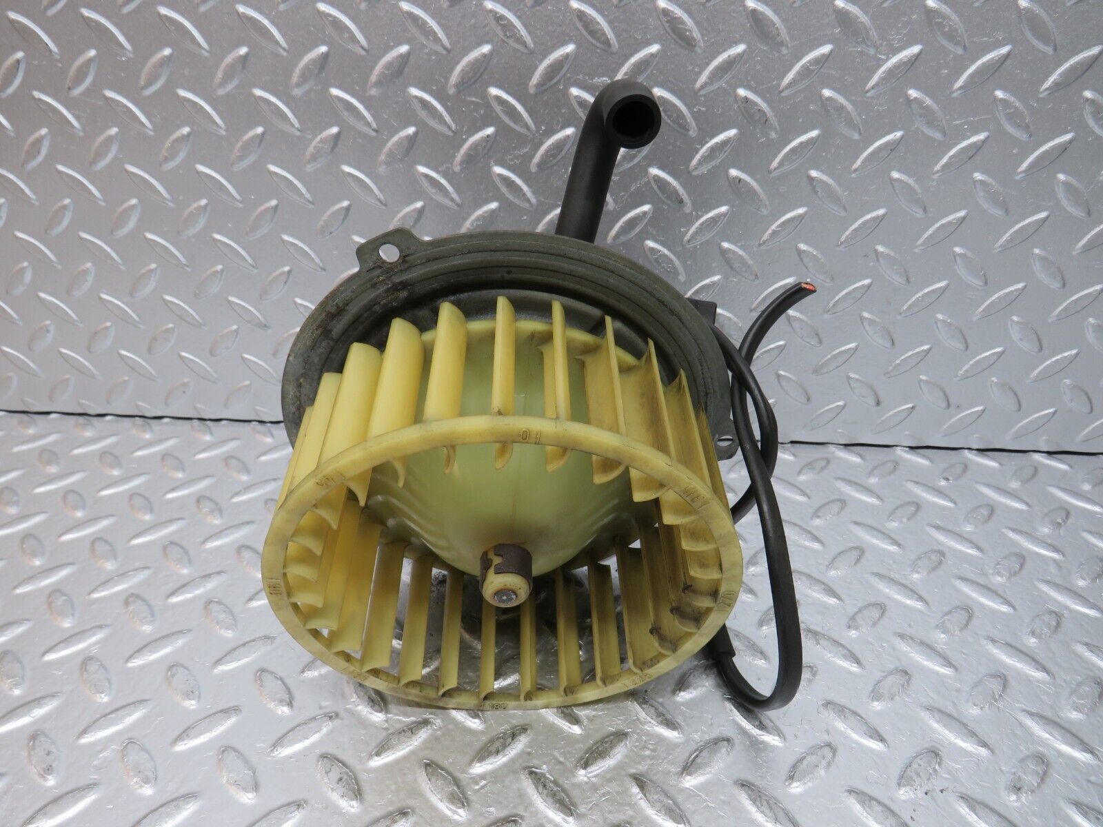 0081 Mercedes-Benz W116 350SE Heater Blower Motor 0130107012