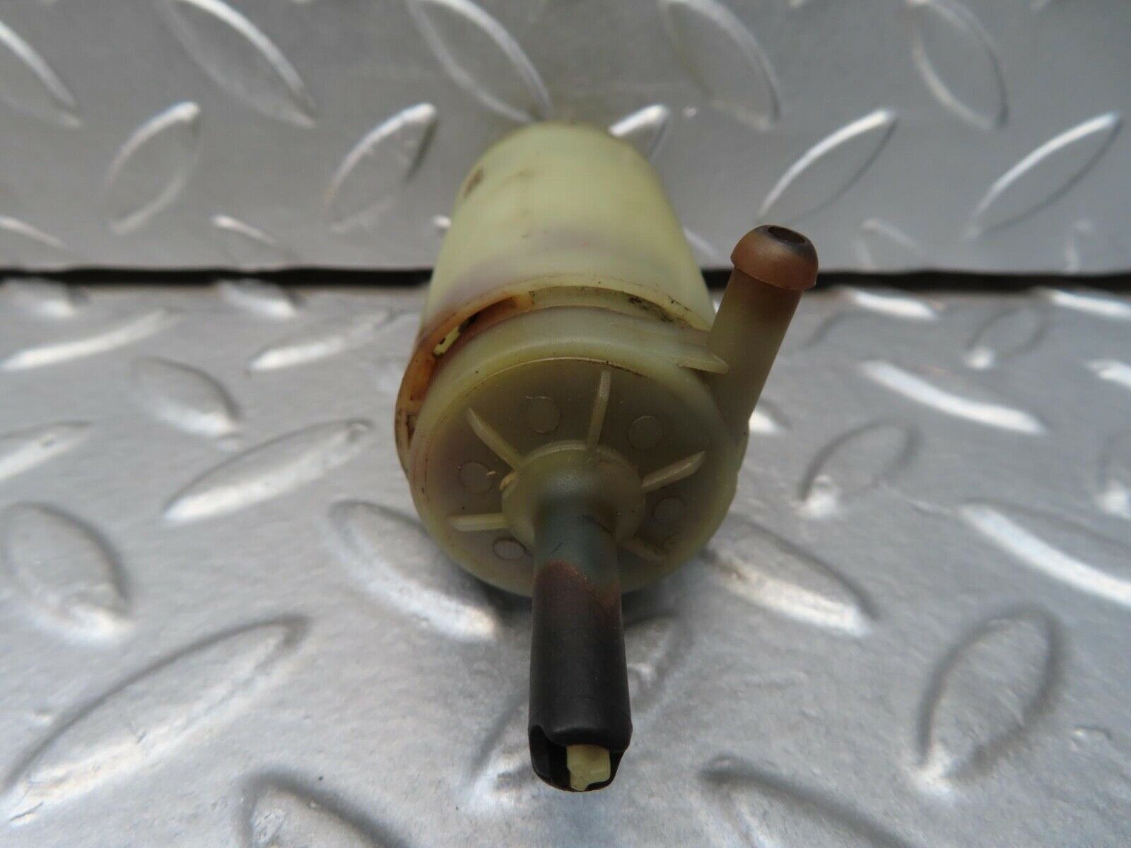 15348 Mercedes-Benz W123 230E Windscreen Washer Pump