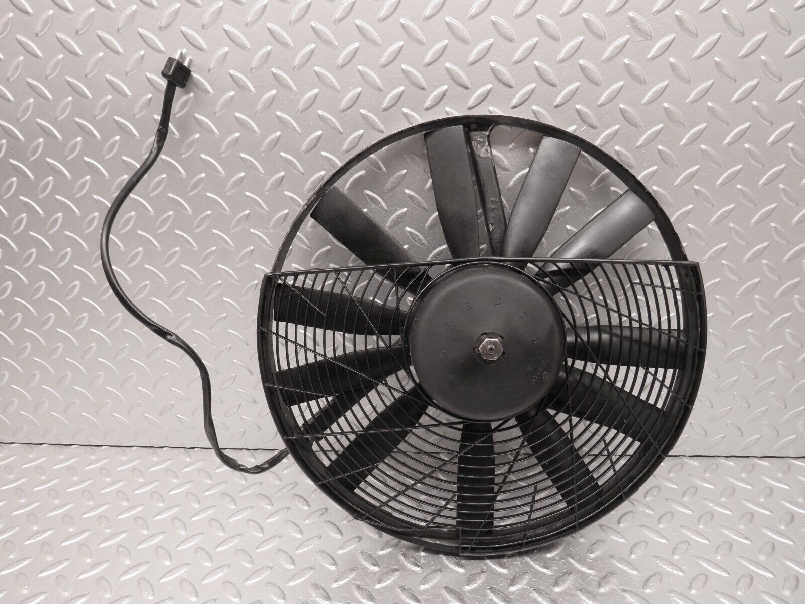 32430 Mercedes-Benz S124 300TE Wagon Engine Cooling Fan