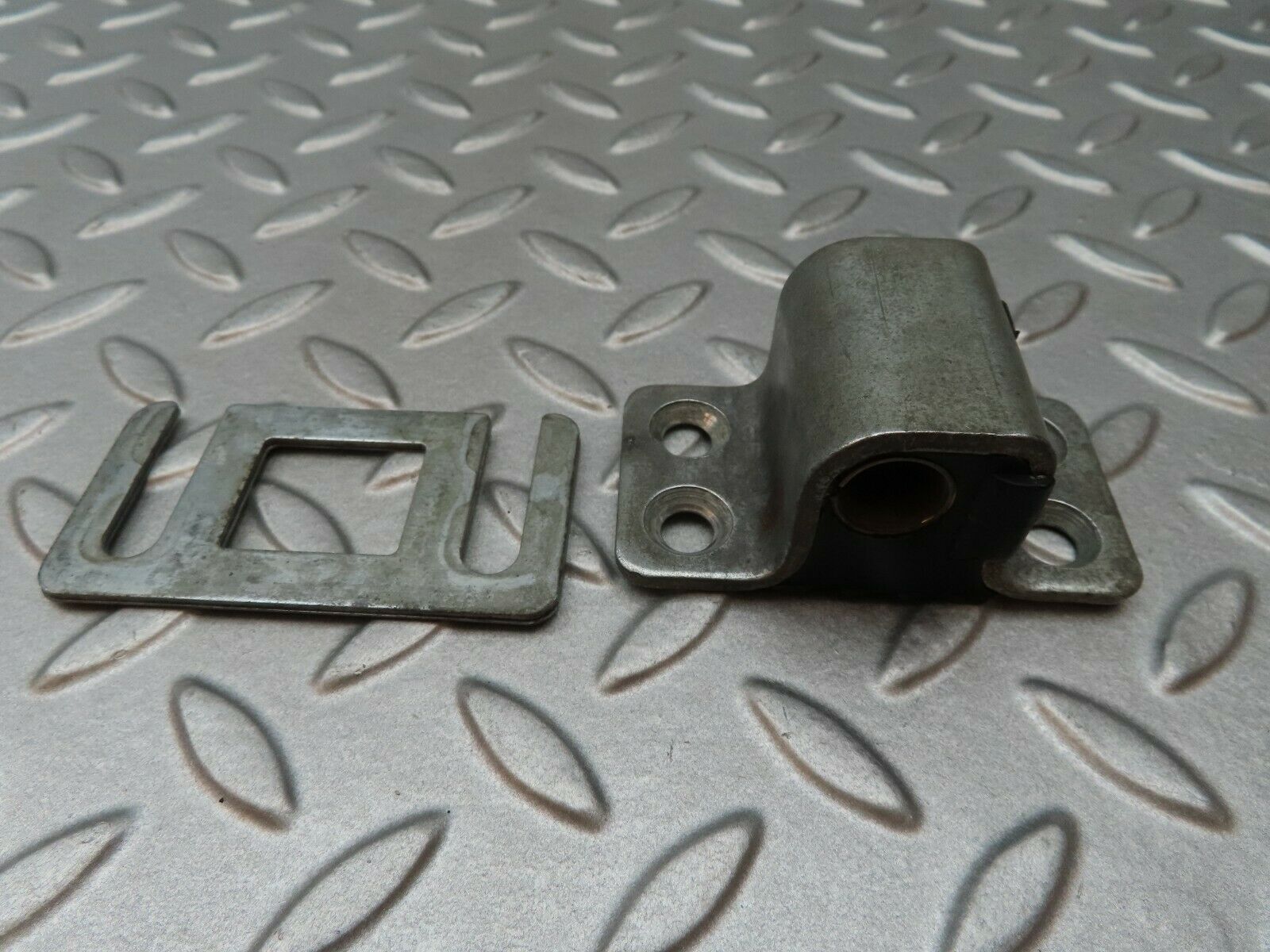 4492 Mercedes-Benz W123 230E Door Lock Latch Right Side