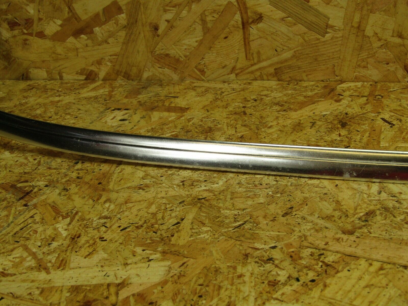 2165 Mercedes-Benz W116 350SE Front Windscreen Chrome Frame