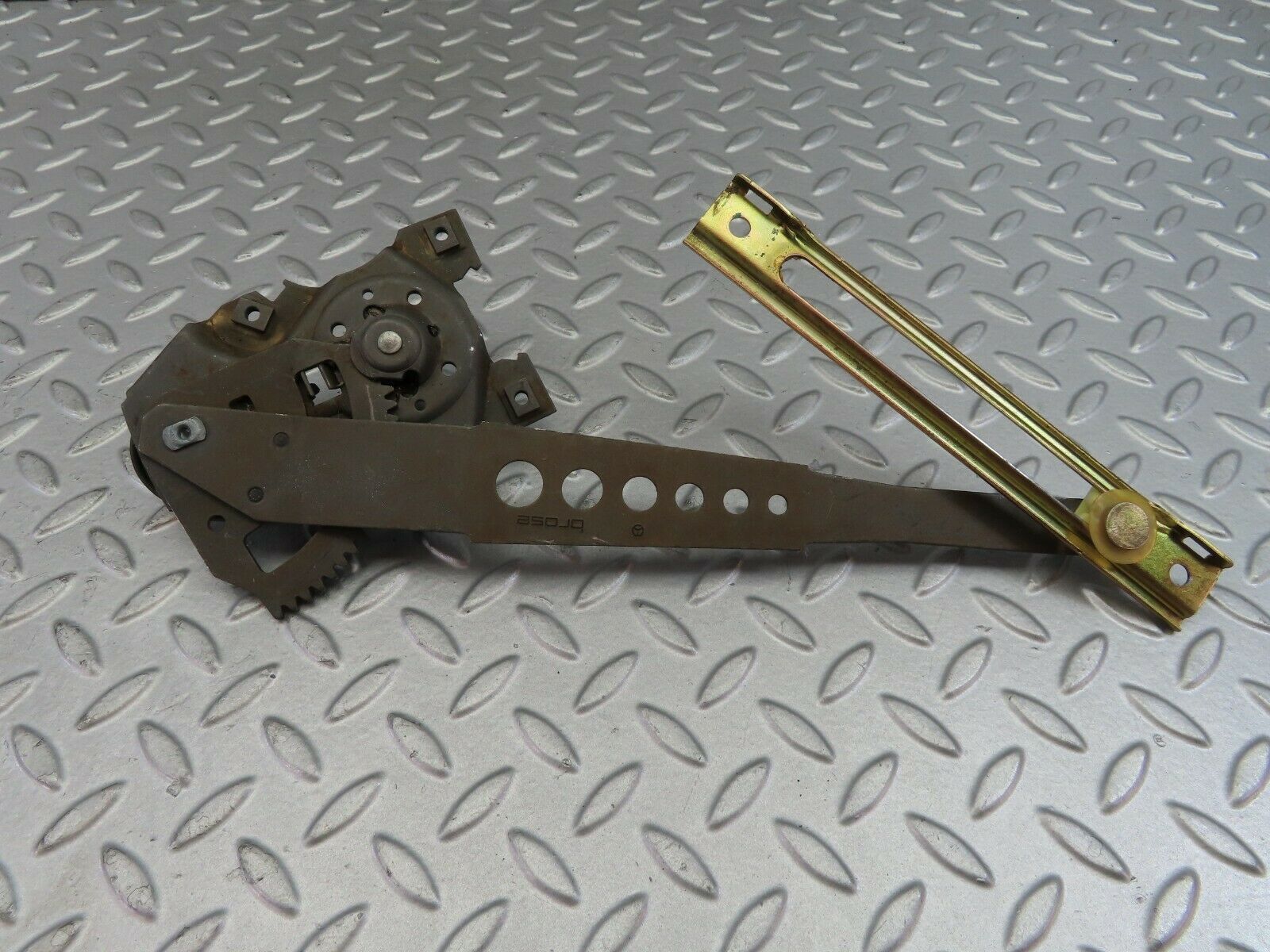 7728 Mercedes-Benz S123 230TE Wagon Rear Right Manual Window Regulator