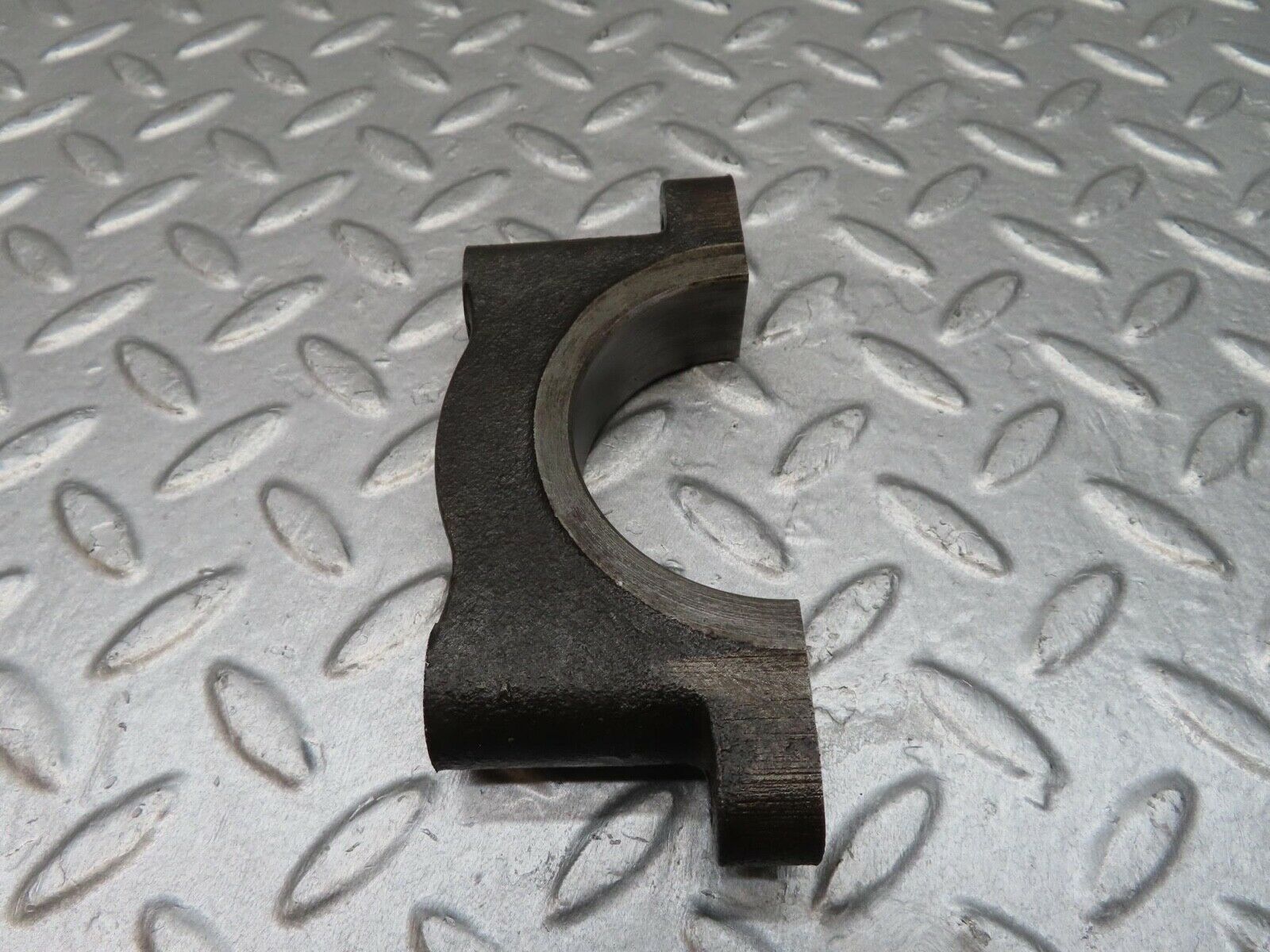 12872 Mercedes-Benz W111 220SE Crankshaft Bearing Holder Block 1800110112