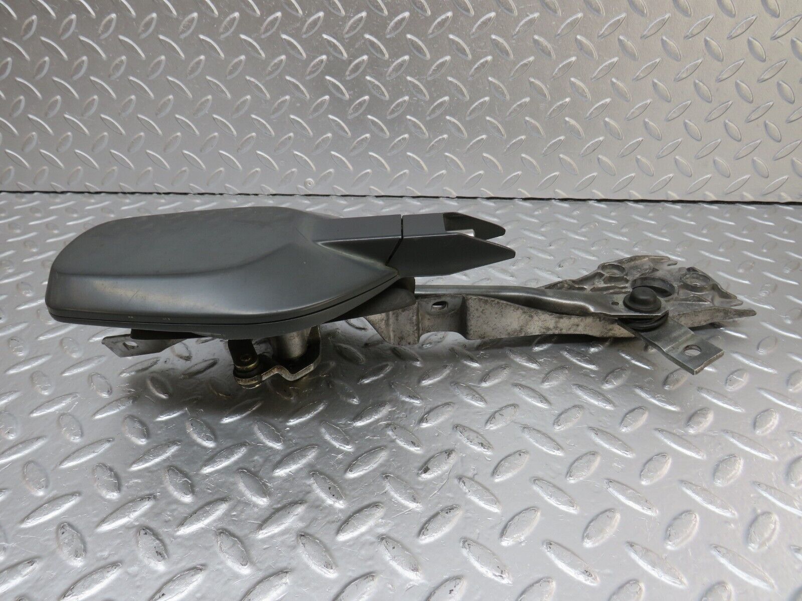 34165 Mercedes-Benz W124 260E Wiper Mechanism Linkage Bosch