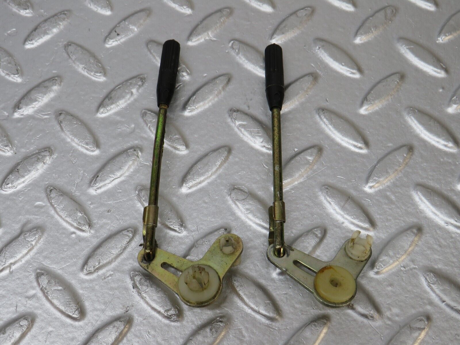 33900 Mercedes-Benz W124 260E Rear Door Lock Knob Pair