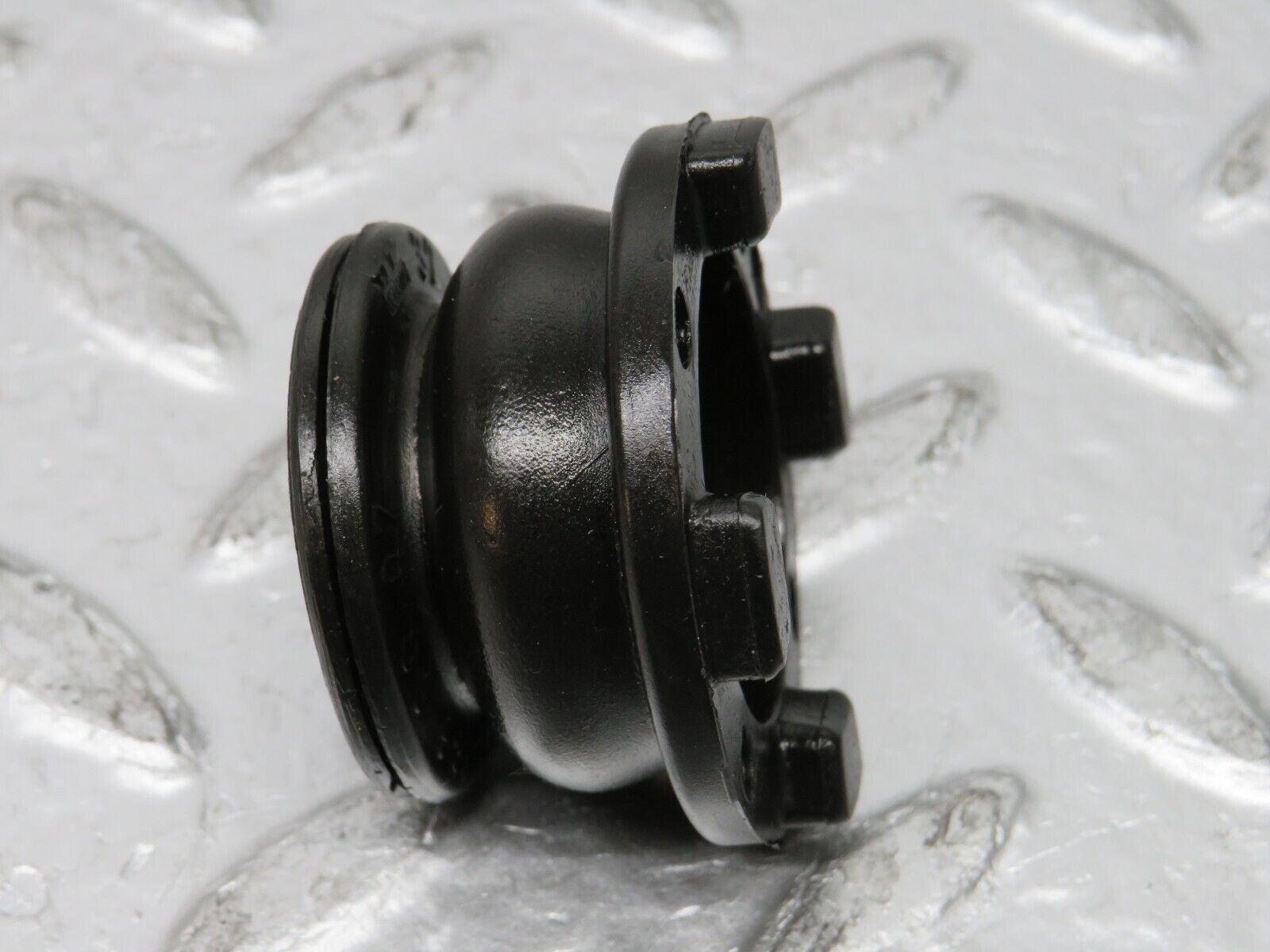 0283 Mercedes-Benz W116 350SE Oil Pump Suction Pipe 1161860007