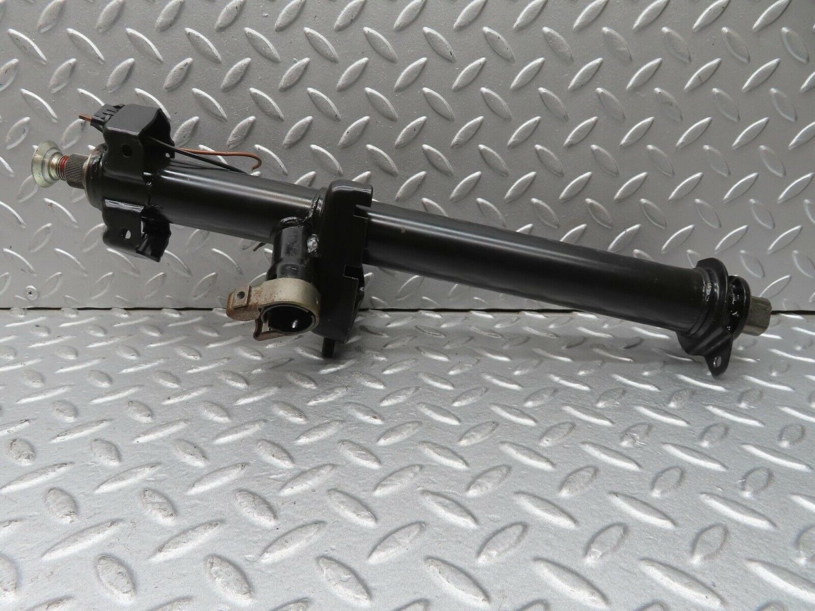 13562 Mercedes-Benz W123 200 Steering Column