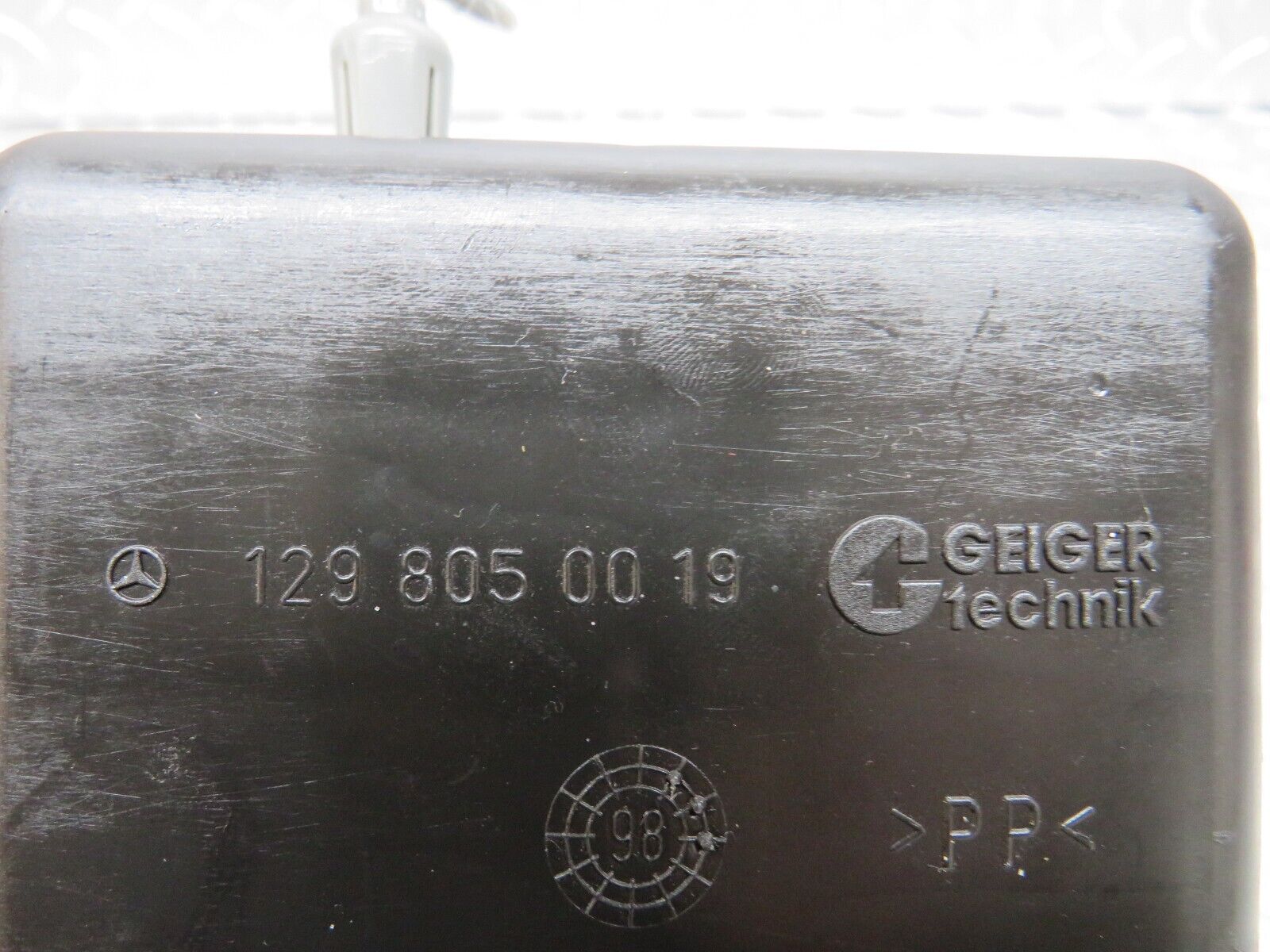 24814 Mercedes-Benz W140 S320 Air Vacuum Expansion Tank 1298050019