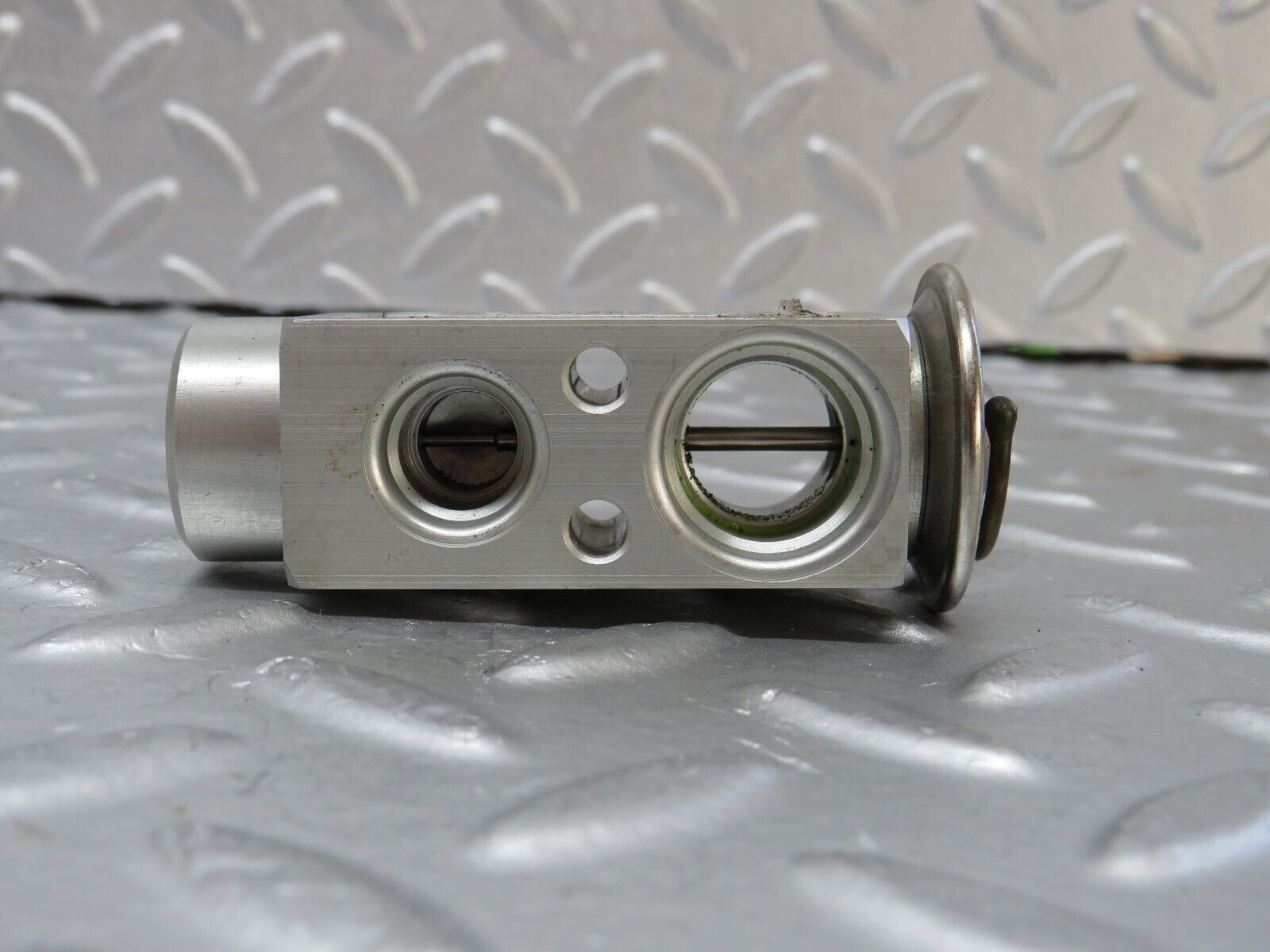 35139 Mercedes-Benz W221 Air Condition Expansion Valve 2308300184