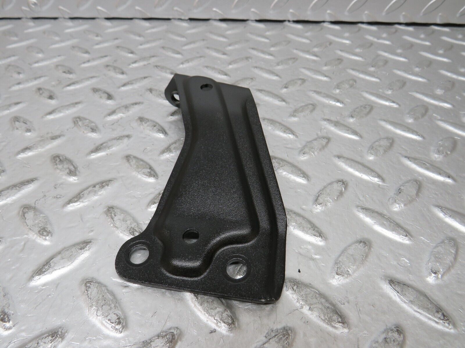 27008 Mercedes-Benz W123 240D Accelerator Cable Bracket