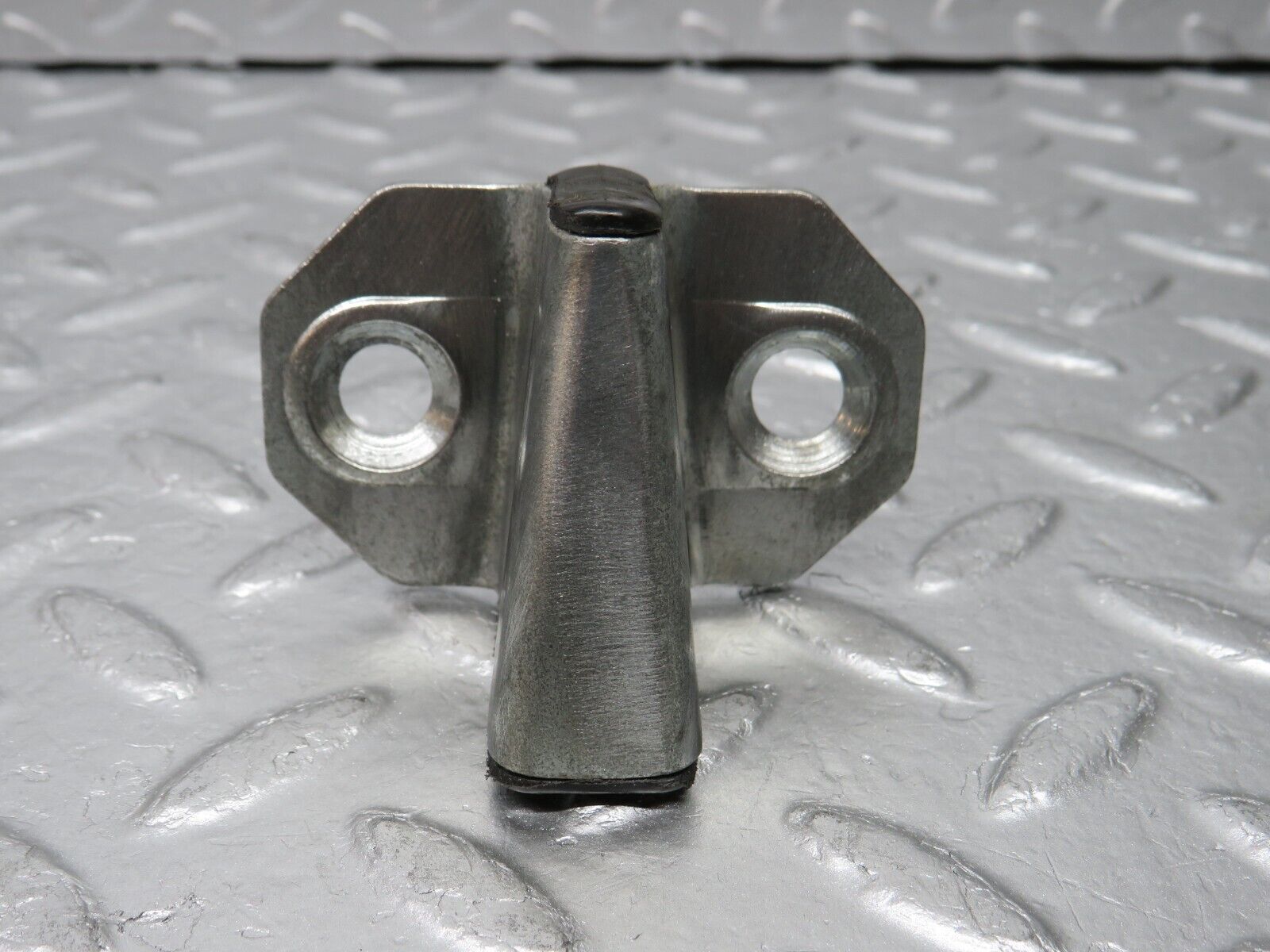 31323 Mercedes-Benz S124 220TE Wagon Door Lock Latch