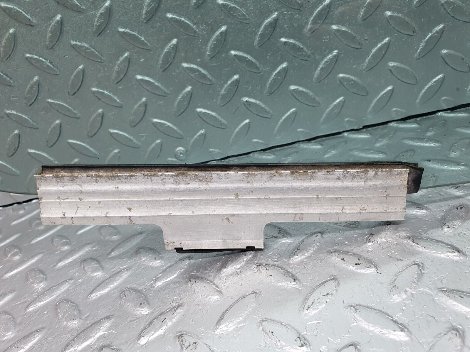 41407 Mercedes-Benz W124 200E Rear Right Door Window Glass