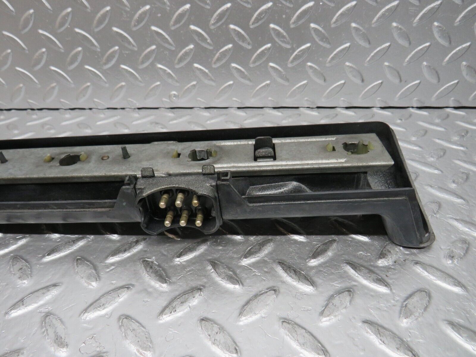 0105 Mercedes-Benz W123 Tail Light Bulb Holder Right Side 22064R